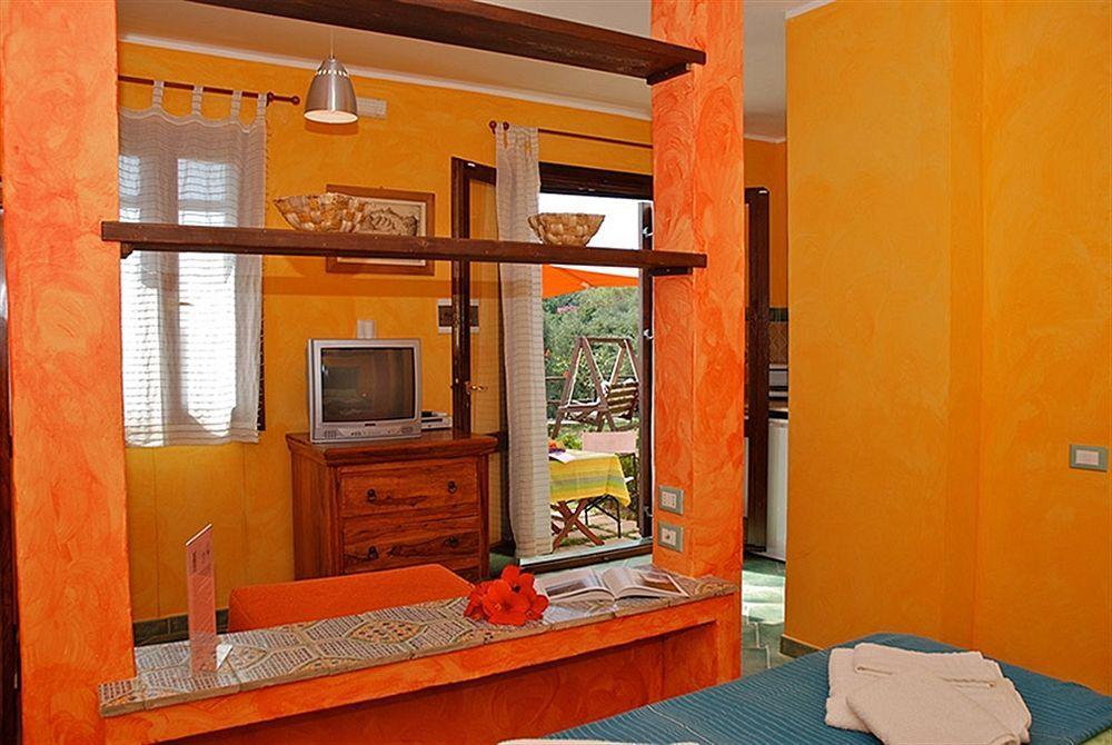 Hotel Clelia Isola di Ustica Екстериор снимка