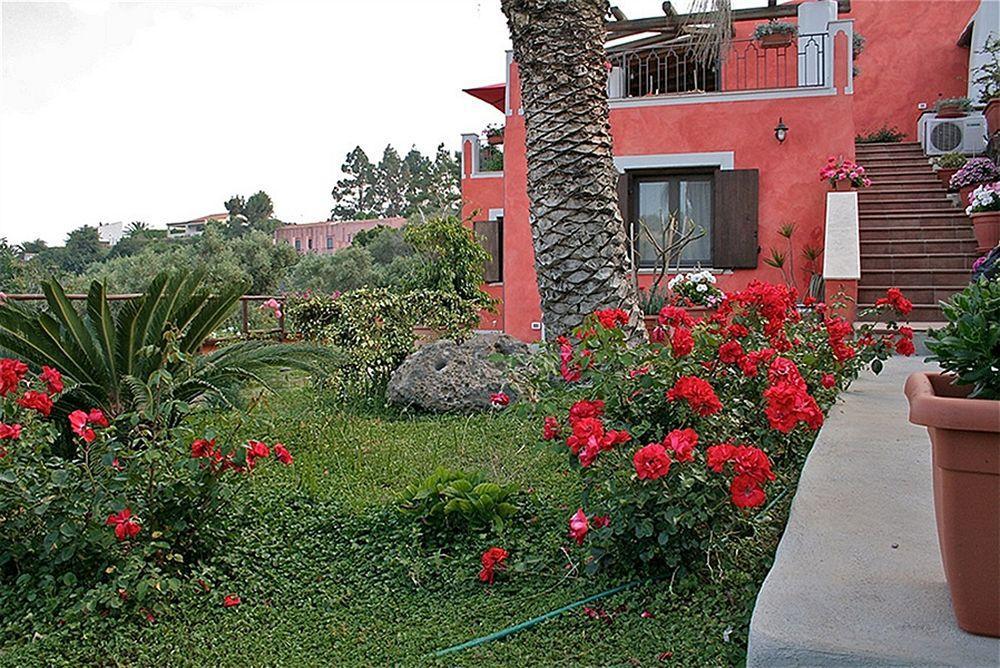 Hotel Clelia Isola di Ustica Екстериор снимка