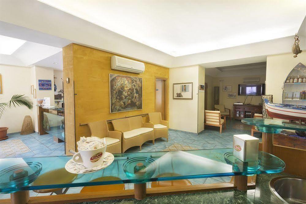 Hotel Clelia Isola di Ustica Екстериор снимка
