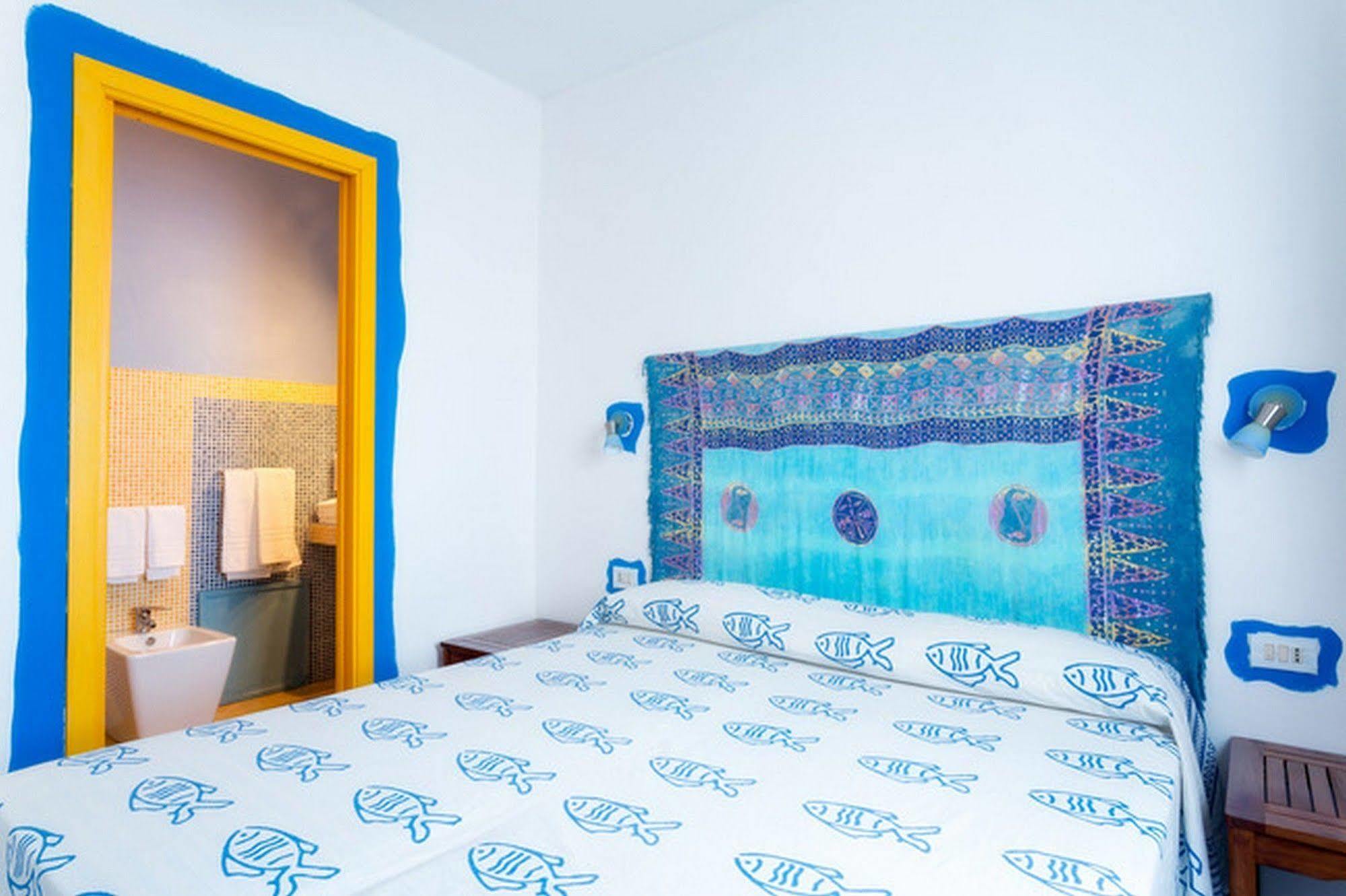 Hotel Clelia Isola di Ustica Екстериор снимка