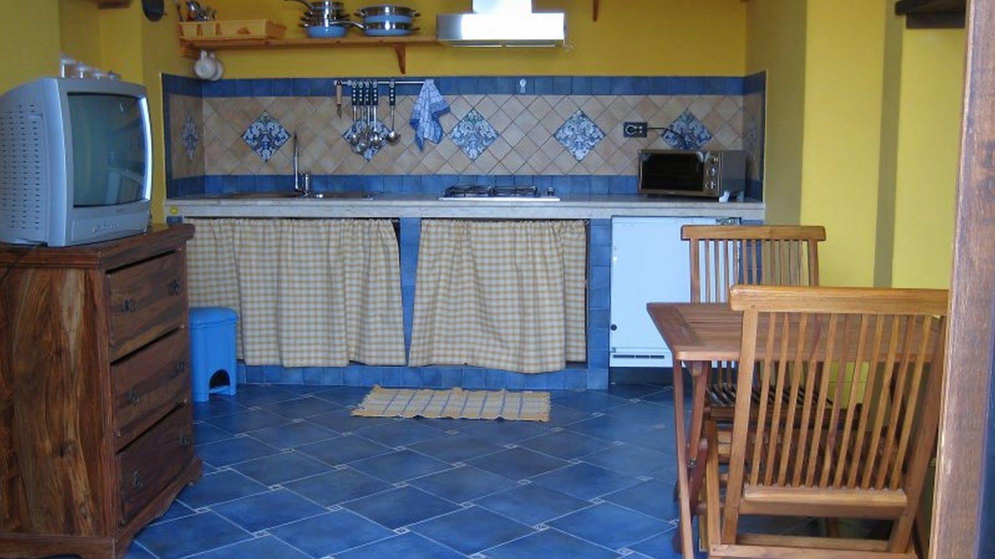 Hotel Clelia Isola di Ustica Екстериор снимка